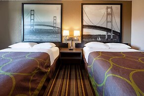 Super 8 by Wyndham Roseville/Detroit Area