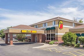 Super 8 by Wyndham Madison South