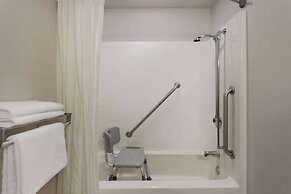 Super 8 by Wyndham Madison South