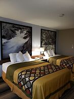 Super 8 by Wyndham Milwaukee Airport