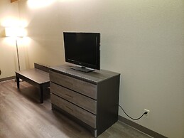 Super 8 by Wyndham Milwaukee Airport