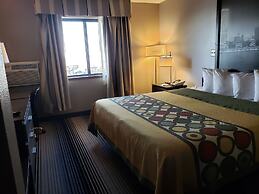Super 8 by Wyndham Milwaukee Airport
