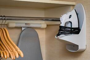 Ramada by Wyndham Niagara Falls Near the Falls