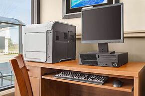 Ramada by Wyndham Niagara Falls Near the Falls