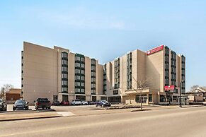 Ramada by Wyndham Niagara Falls Near the Falls