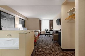 Ramada by Wyndham Niagara Falls Near the Falls