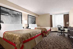 Ramada by Wyndham Niagara Falls Near the Falls