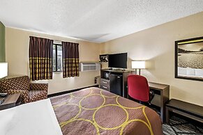 Super 8 by Wyndham Independence Kansas City