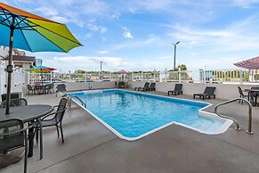 Super 8 by Wyndham Independence Kansas City