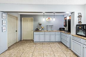 Super 8 by Wyndham Independence Kansas City