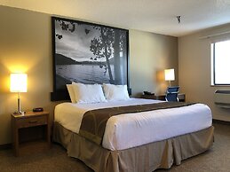 Super 8 by Wyndham Salmon Arm