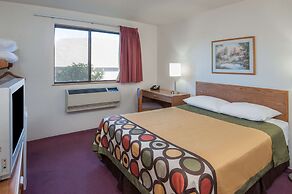 Super 8 by Wyndham Salmon Arm