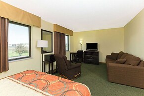 Super 8 by Wyndham Perry IA