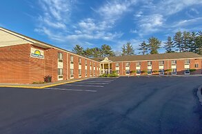 Days Inn by Wyndham Brunswick Bath Area