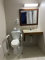 Days Inn by Wyndham Brunswick Bath Area