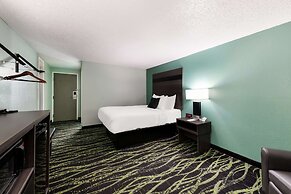 Baymont by Wyndham Liberty MO