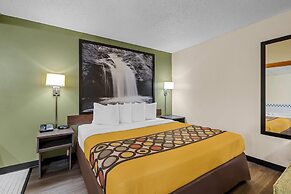 Super 8 by Wyndham Watertown WI