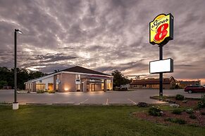 Super 8 by Wyndham Watertown WI