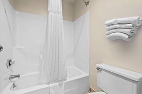 Super 8 by Wyndham Watertown WI