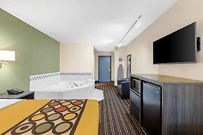 Super 8 by Wyndham Watertown WI