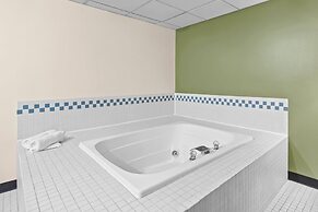 Super 8 by Wyndham Watertown WI