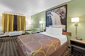 Super 8 by Wyndham Watertown WI