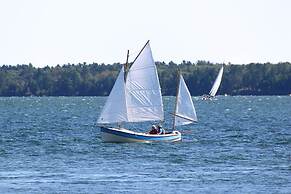 The Washburn Inn - On the Lake