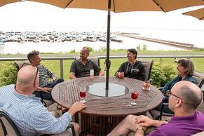 The Washburn Inn - On the Lake