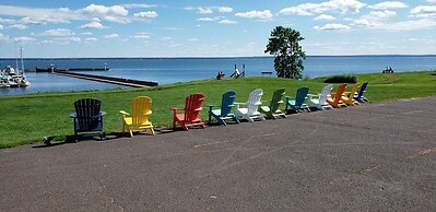 The Washburn Inn - On the Lake