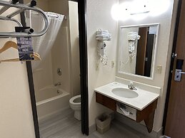 Super 8 by Wyndham Columbia Clark Lane