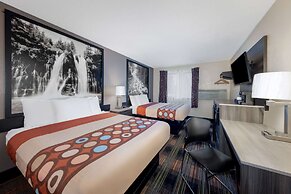 Super 8 by Wyndham Kansas City at Barry Road/Airport