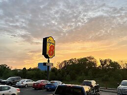 Super 8 by Wyndham Hannibal