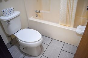 Super 8 by Wyndham Branson/Andy Williams Theater