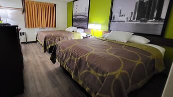 Super 8 by Wyndham Canton/Livonia Area