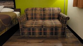 Super 8 by Wyndham Canton/Livonia Area