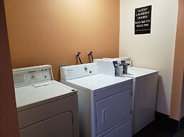 Americas Best Value Inn & Suites Harrisonville