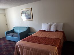 Americas Best Value Inn & Suites Harrisonville