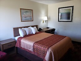 Americas Best Value Inn & Suites Harrisonville