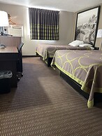 Super 8 by Wyndham Bismarck