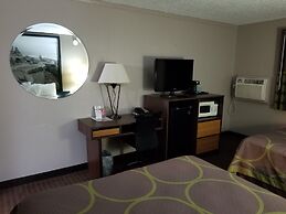 Super 8 by Wyndham Bismarck