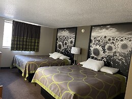 Super 8 by Wyndham Bismarck