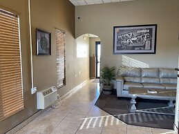 Super 8 by Wyndham Bismarck