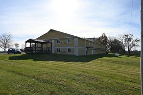 Super 8 by Wyndham Higginsville
