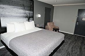 Super 8 by Wyndham Higginsville