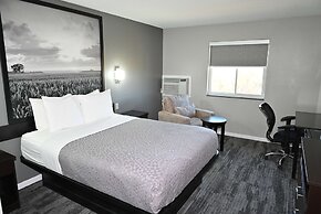 Super 8 by Wyndham Higginsville