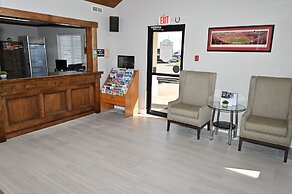 Super 8 by Wyndham Higginsville