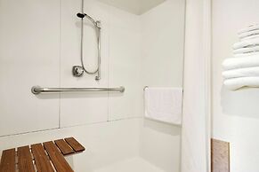 Super 8 by Wyndham Houghton