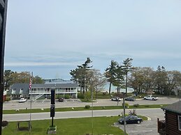 Super 8 by Wyndham Bridgeview of Mackinaw City