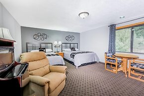 Super 8 by Wyndham Deadwood / Black Hills Area