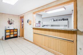 Super 8 by Wyndham Deadwood / Black Hills Area